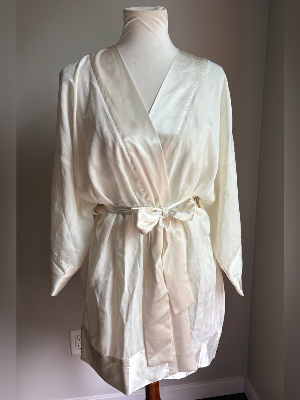 Vintage Rare New Victoria Secret Gold Label Matching Set Slip S / Robe OS Ivory
